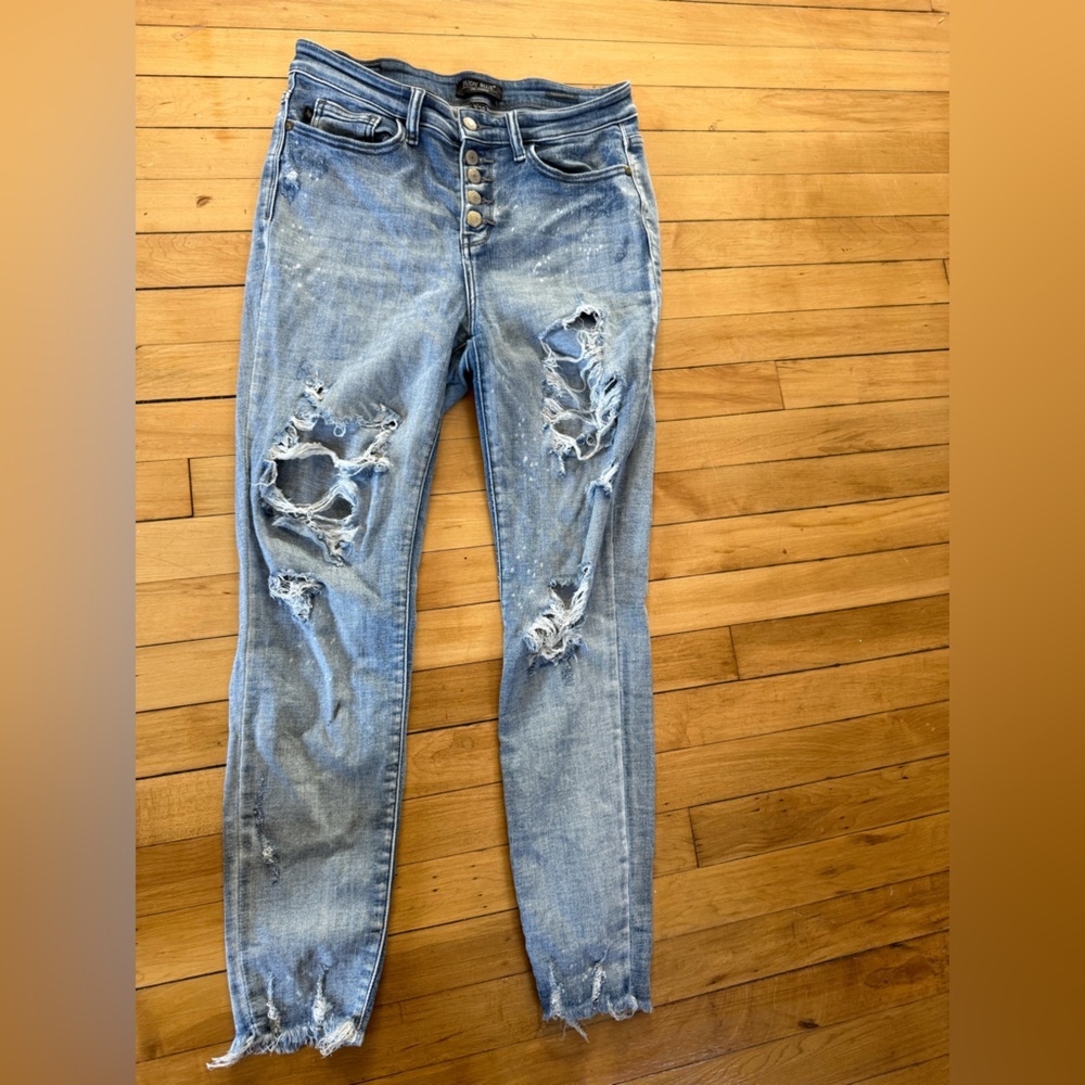 Judy Blue distressed skinny fit blue jeans